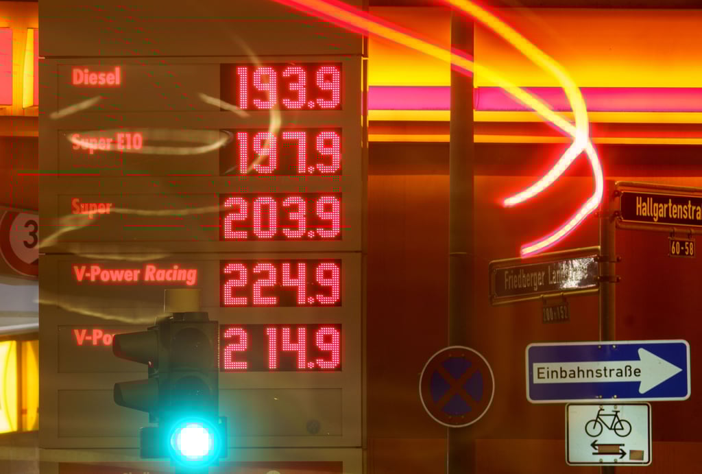 Die Kraftstoffpreise erreichen laut ADAC in dieser Woche täglich neue Rekordstände.