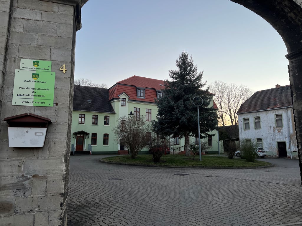 Das Cochstedter Rathaus will die Stadt Hecklingen zum Verkauf anbieten. In Groß Börnecke stößt auf Kritik, dass die Vereine des Ortes das Objekt kostenlos nutzen können