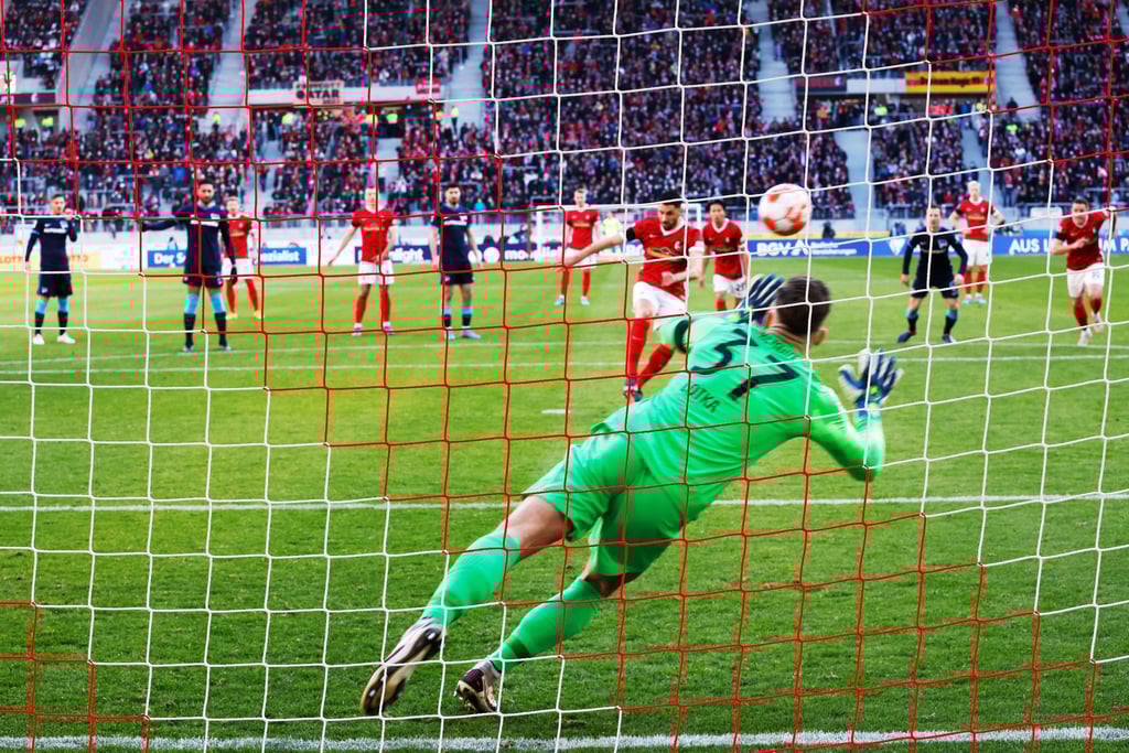 Hertha-Keeper Marcel Lotka machte gegen den SC Freiburg ein starkes Spiel.