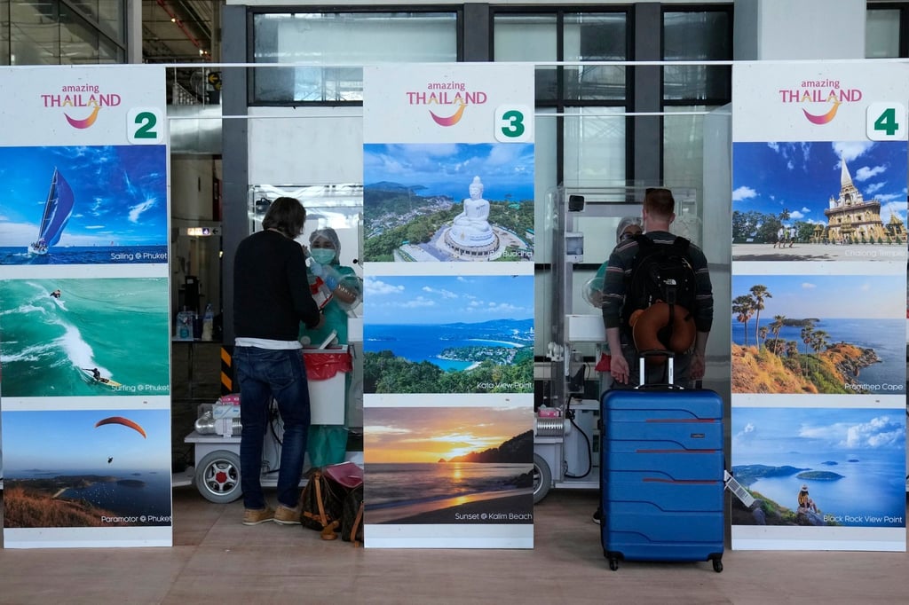 Thailand-Urlauber müssen sich nach ihrer Ankunft nur noch einmal per PCR testen lassen. Für den zweiten Nachweis reicht ein Antigen-Test.