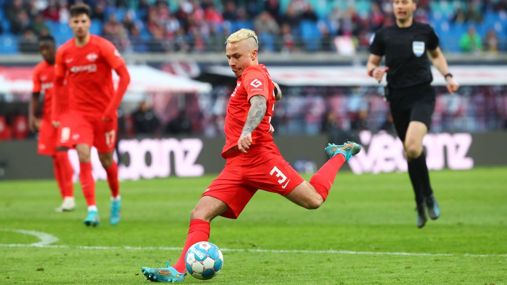 Gleich schlägts ein: Angeliño erlöst RB Leipzig gegen den SC Freiburg.