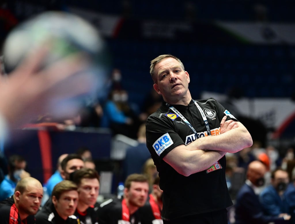 Deutschlands Handball-Cheftrainer Alfred Gislason sein Team treffen in Testspielen auf Ungarn.
