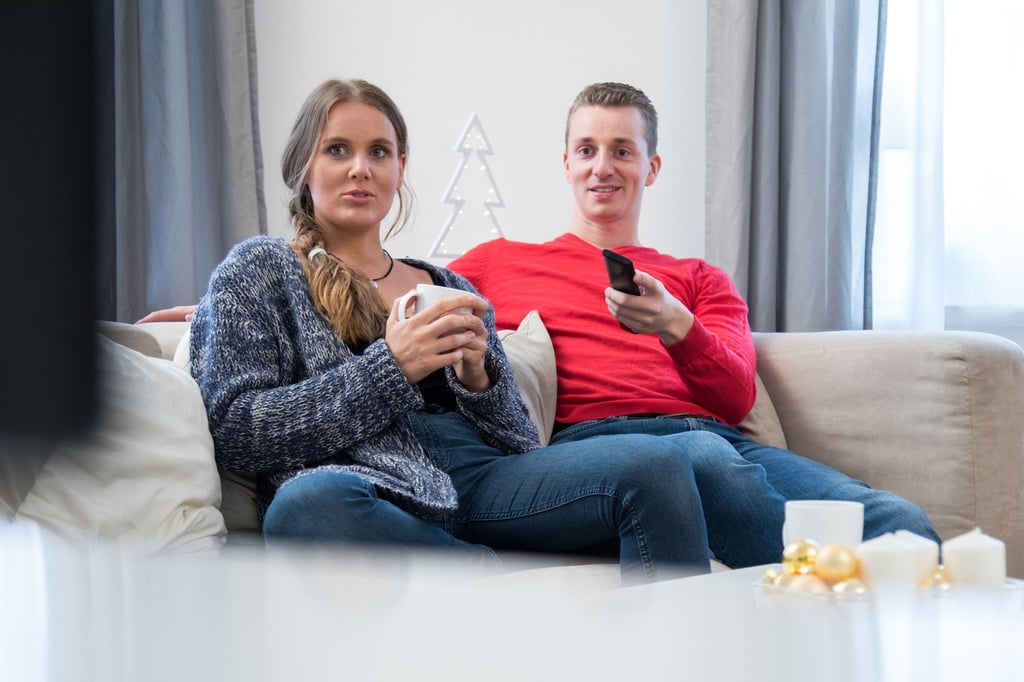 Kino daheim: Zum Fest beschenken sich viel Haushalte selbst mit einem neuen Fernseher.