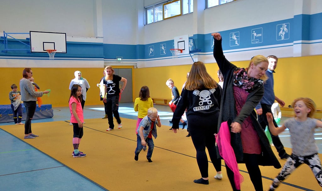 Das Kinderzirkus-Projekt Awolinos fand in der Sporthalle eine feste Trainingsstätte.