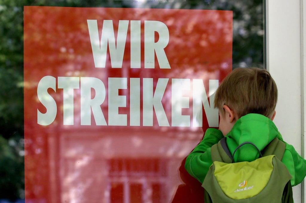 Stehen Kinder am Dienstag vor verschlossenen Türen? Verdi will die Kitas der Stadt Halle bestreiken. Tausende Mädchen und Jungen sind betroffen.