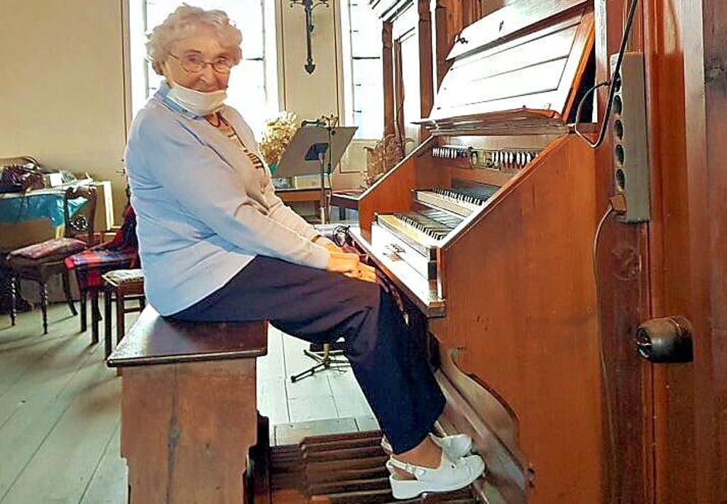 Erika Schirmer ist mit weit über 90 Jahren fit und kreativ.