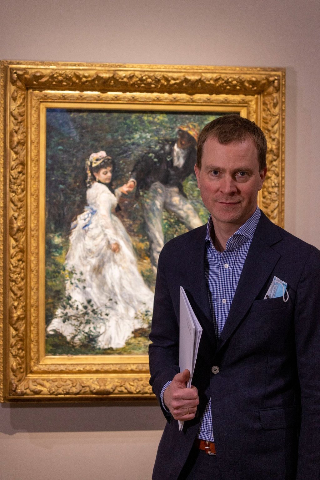 Philipp Demandt, Direktor des Städel Museum, in der Ausstellung über den Maler Pierre-Auguste Renoir.
