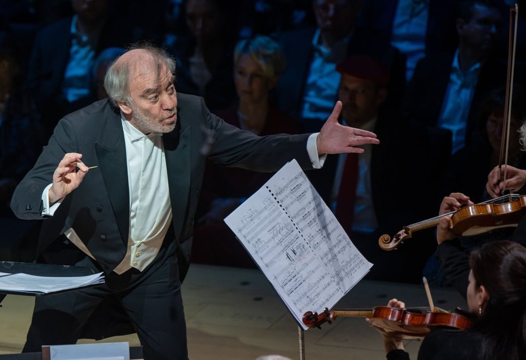 Dirigent Waleri Gergijew mit den Münchner Philharmoniker in der Isarphilharmonie.