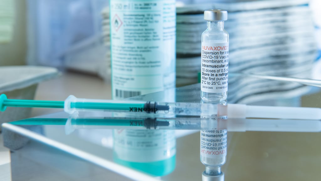 Im Impfzentrum in Naumburg wird seit vergangener Woche neben den bisherigen Impfstoffen auch der neue Impfstoff Nuvaxovid verimpft. 