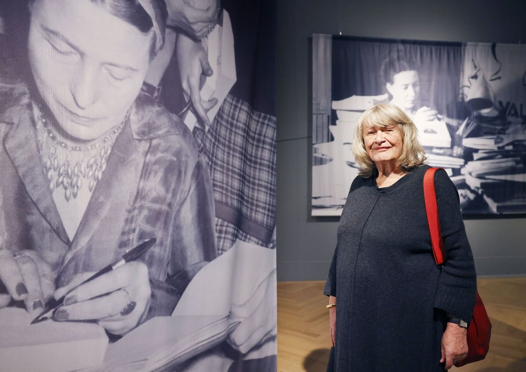 Alice Schwarzer, Autorin und Feministin, in der Ausstellung „Das andere Geschlecht“ in Bonn.