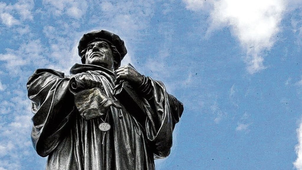 Lutherdenkmal auf den Markt in Eisleben
