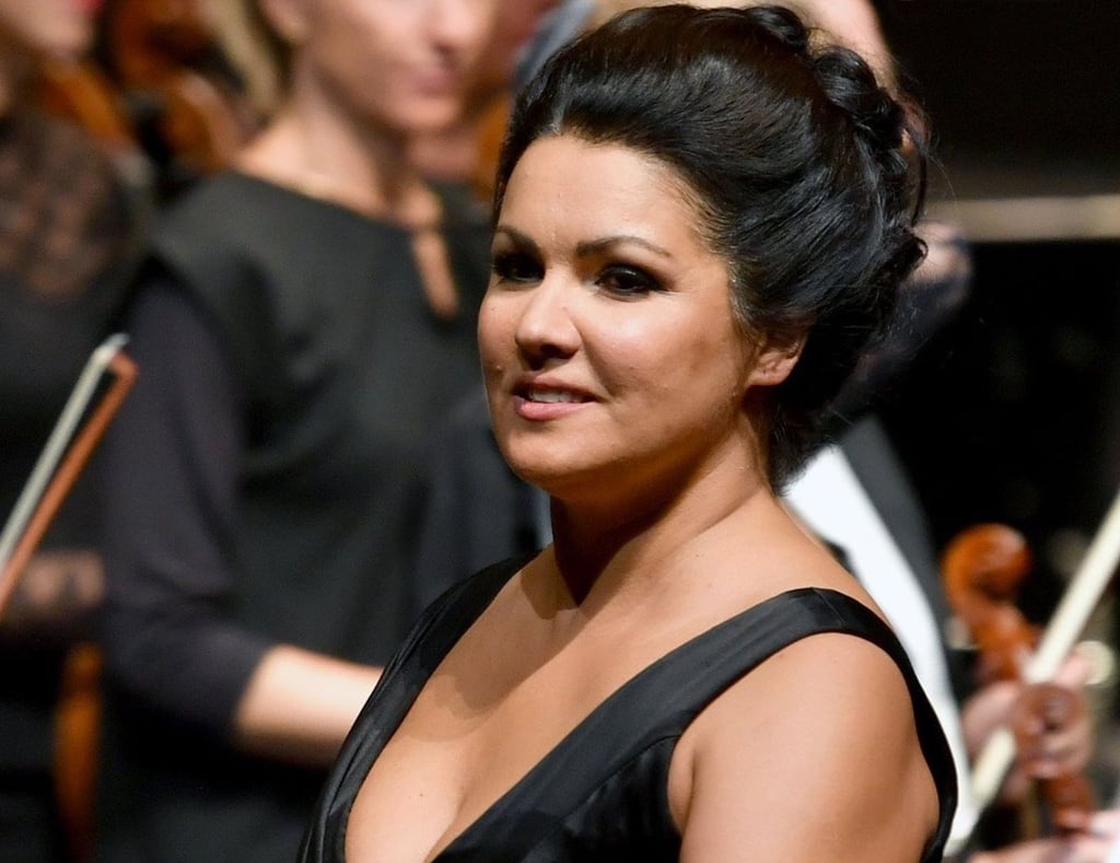 Anna Netrebko in der Rolle der Adriana Lecouvreur, beim Schlussapplaus nach der Premiere der Oper „Adriana Lecouvreur“ im Rahmen der Salzburger Festspiele.