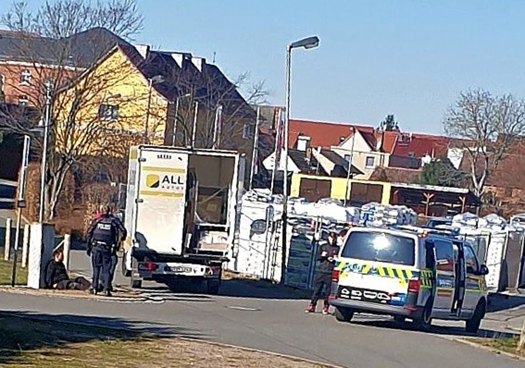 Nach einer Verfolgungsjagd wurde der Transporter mit den beiden Insassen am Elsterdamm gestoppt.