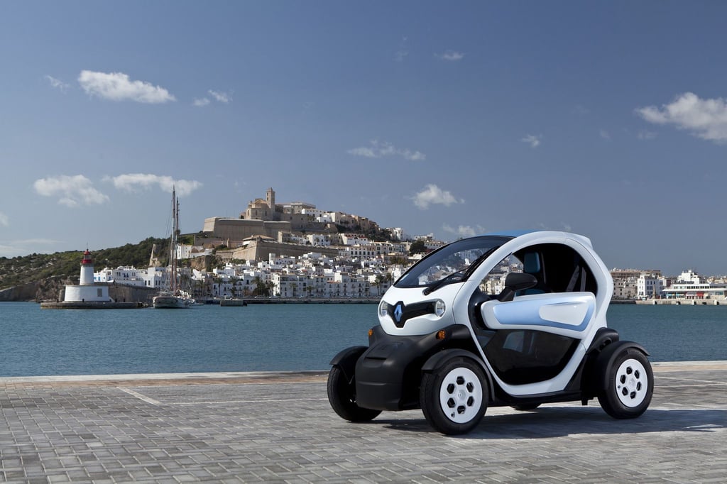 Vier Räder und ein Dach über den Kopf: Fahrzeuge wie der Twizy von Renault üben sich in Minimalismus.