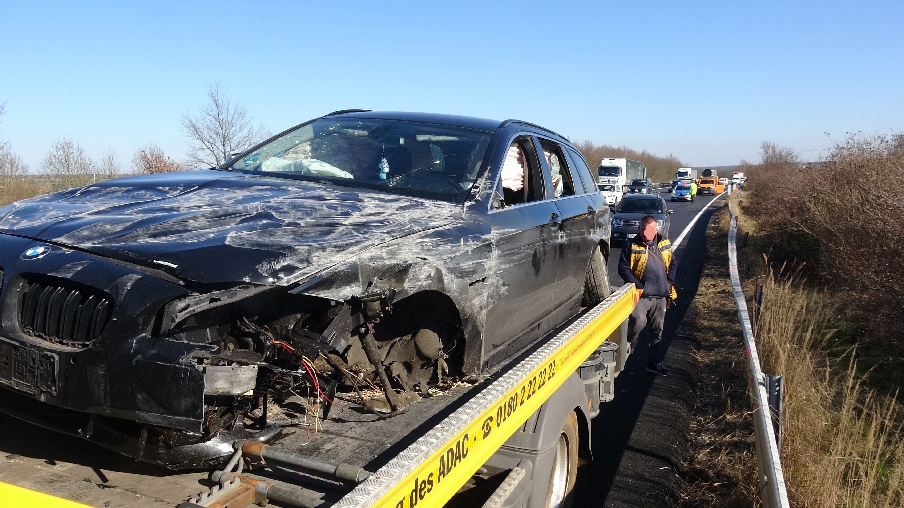 Unfall Auf Der A2 Bei Helmstedt: 60-Jähriger Kracht In Leitplanke