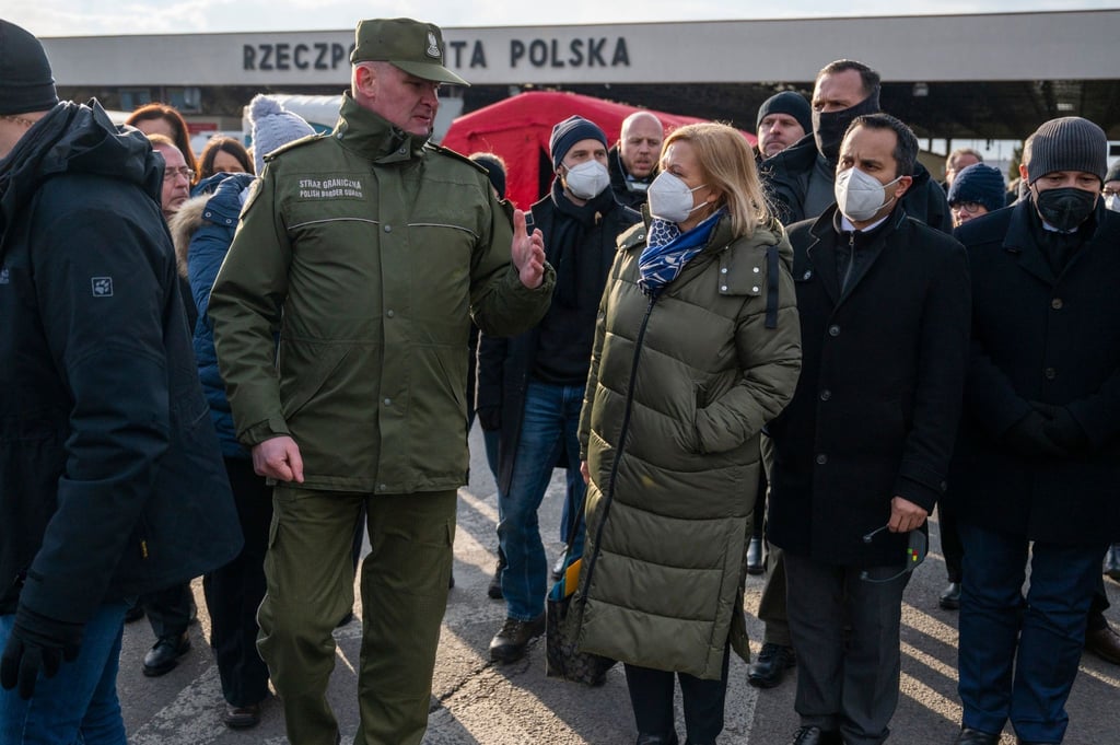 Innenministerin Nancy Faeser (SPD) berät in Polen über die Unterstützung für Kriegsflüchtlinge aus der Ukraine.
