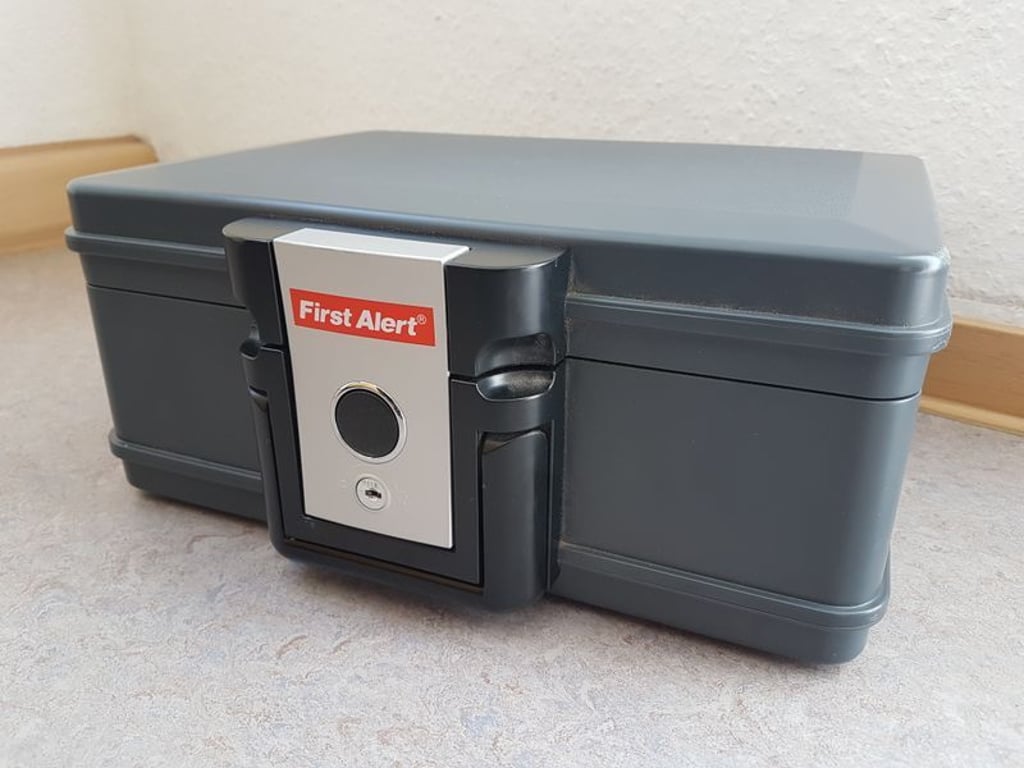 Wem gehört dieser Koffer?