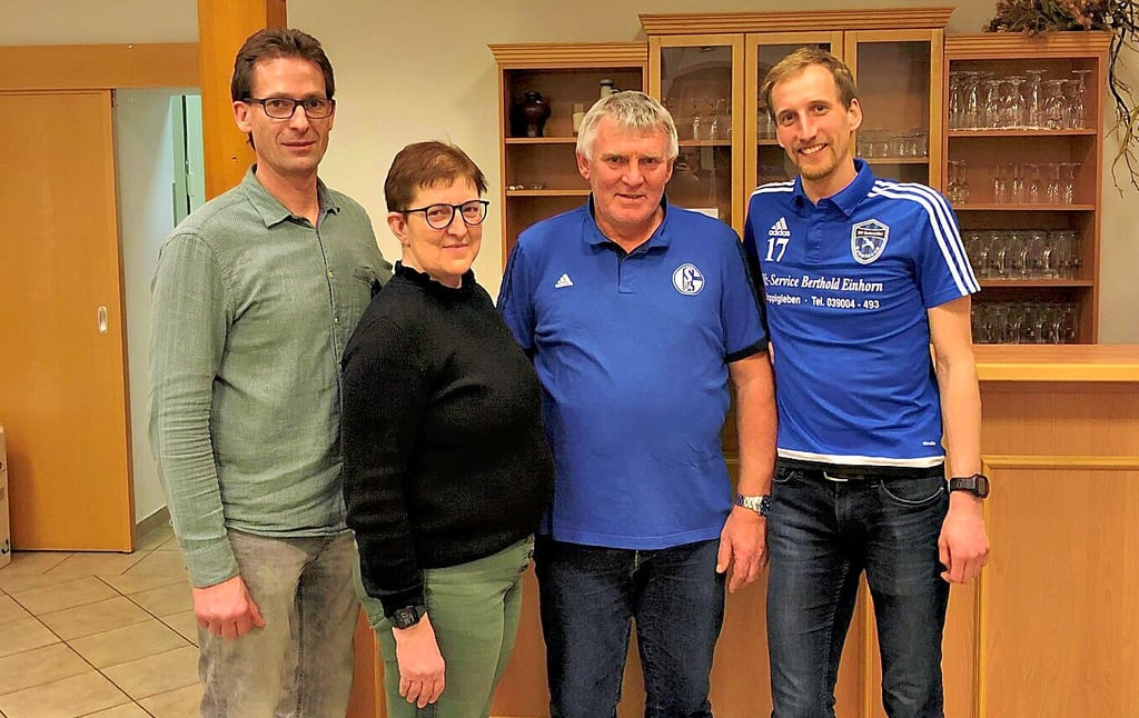 Die Mitglieder des SV Schwalbe Schwiesau haben ihren Vorstand mit Andreas Beneke (Vorsitzender, von links), Ulrike Hahnemann-Ehrecke (Schatzmeisterin), Achim Küster (Schriftführer) und Franz Beneke (Vize-Vorsitzender) wiedergewählt.