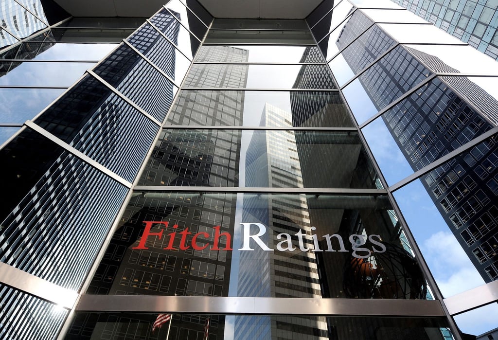 Auch die Ratingagentur Fitch senkt Russlands Bonitätsnote weiter.