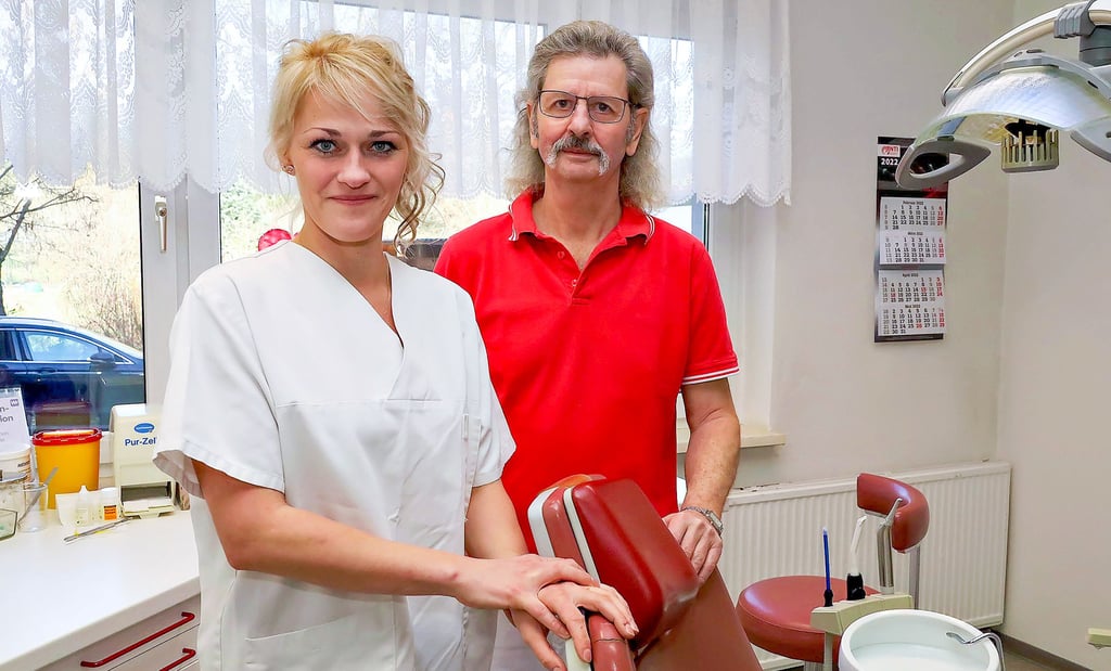 Mit Susanne Schröter hat Dr. Burkhard Häcker eine Nachfolgerin für seine Zahnarztpraxis gefunden.
