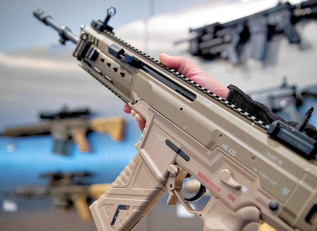 Heckler & Koch, die Haupt-Waffenschmiede der Bundeswehr, hat russische Mitarbeiter aus der Abteilung „Beschuss“ abgezogen.