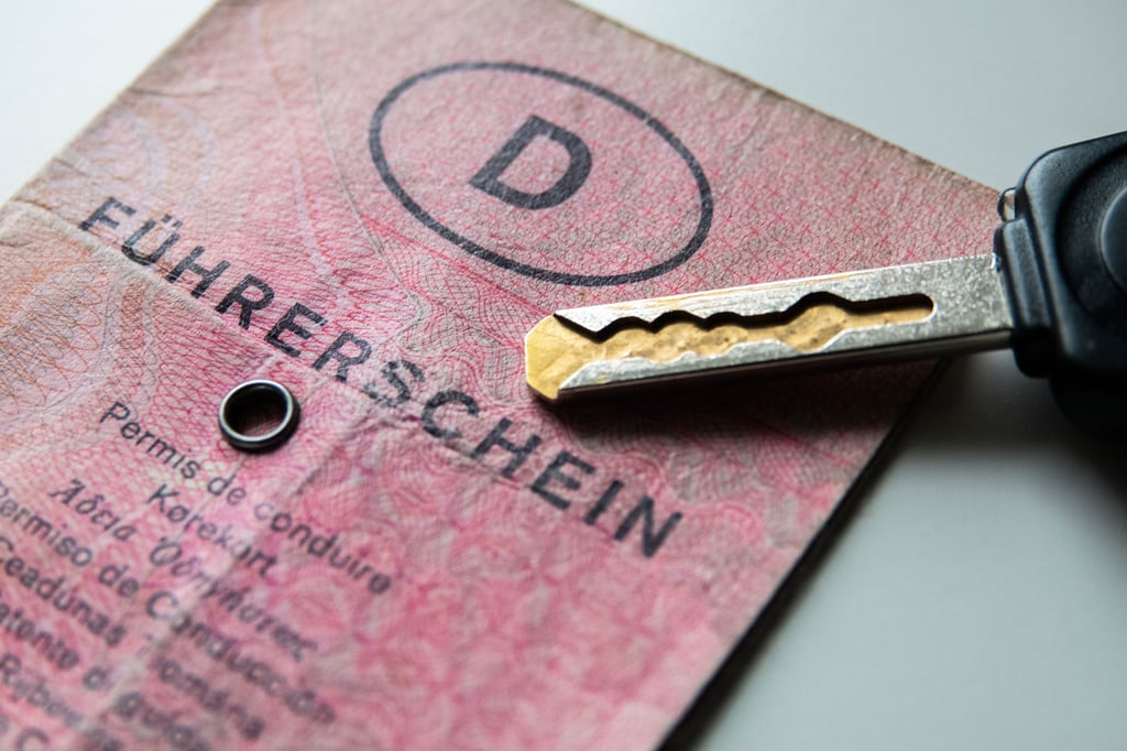 Bis 2033 müssen Millionen von Führerscheinen umgetauscht werden, damit sie fälschungssicherer sind. Die Fristen sind nach Geburtsjahrgängen gestaffelt.