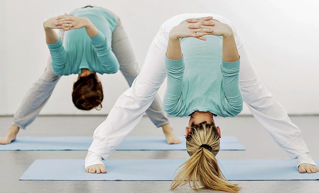 Ganz schön beweglich: Yoga kann körperlich fordernd, aber auch sehr entspannend sein.