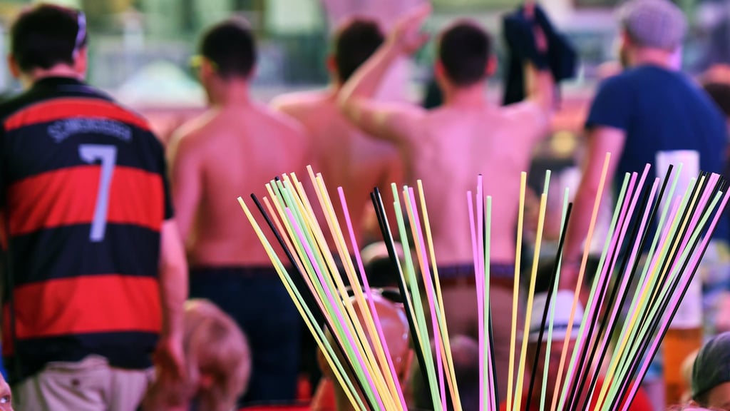 Zahlreiche Gastronomen und andere Unternehmer der Partymeile der spanischen Urlaubsinsel unterzeichneten einen Verhaltenskodex.
