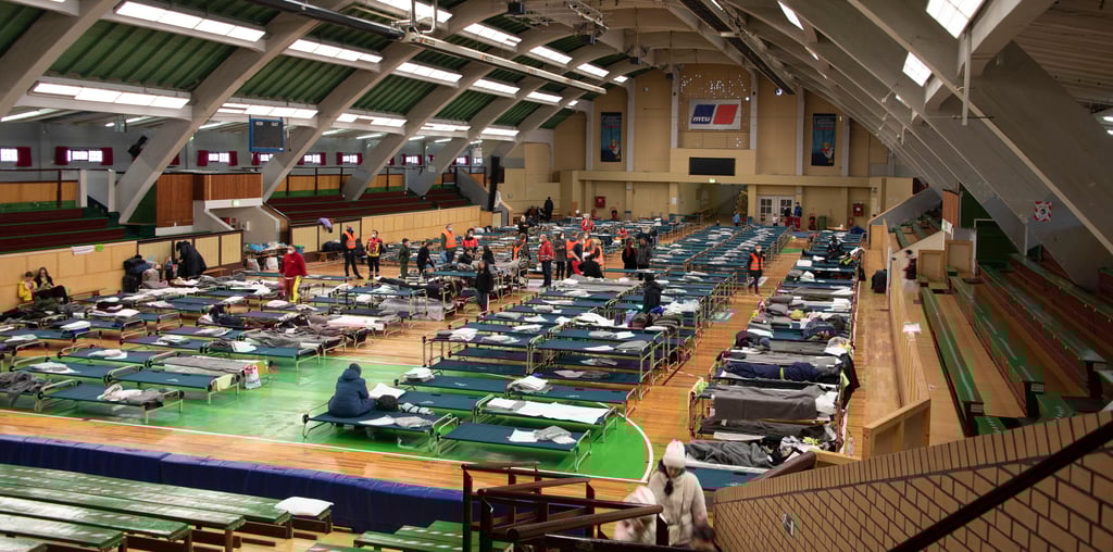 Die Hermann-Gieseler-Halle in Magdeburg ist eine zentrale Anlauf- und Aufnahmestelle für Menschen aus der Ukraine.