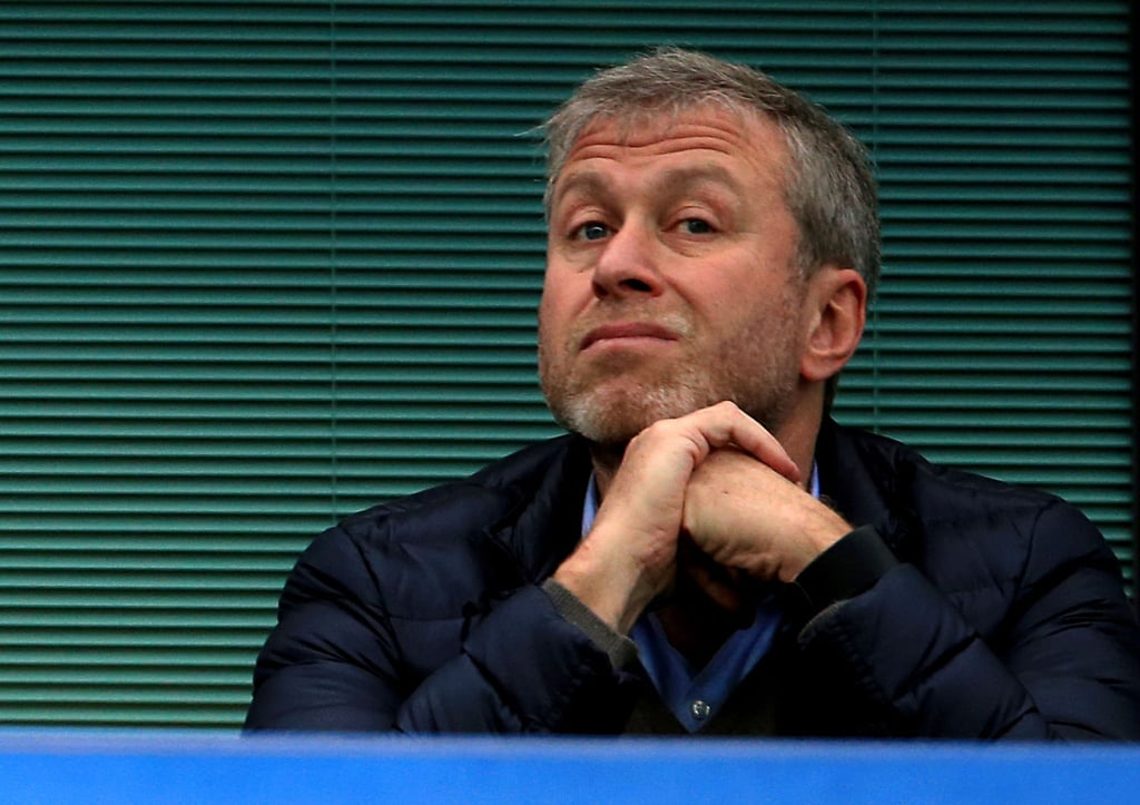 Der Vorstand der Premier League hat Roman Abramowitsch untersagt als Direktor des Clubs tätig zu sein.