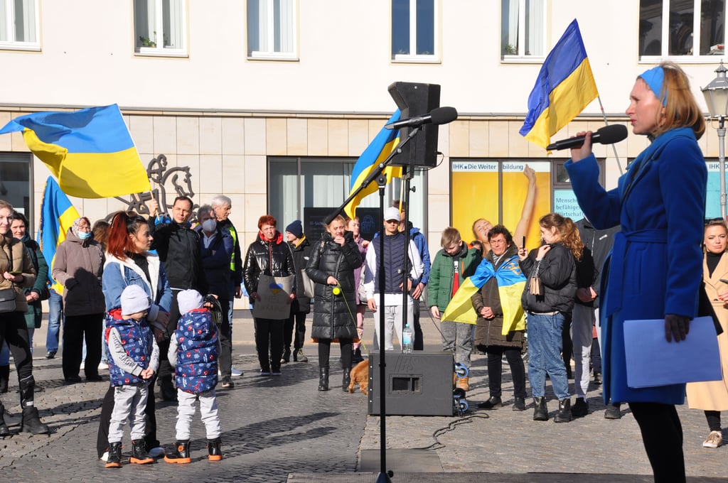 Ukraine-Kundgebung am 13.3.2022 auf dem Alten Markt in Magdeburg.
