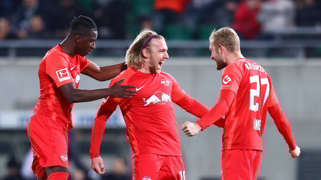 „Hier 6:1 zu gewinnen, ist stark”: Emil Forsberg (Mitte) jubelt mit Amadou Haidara (links) und Konrad Laimer.