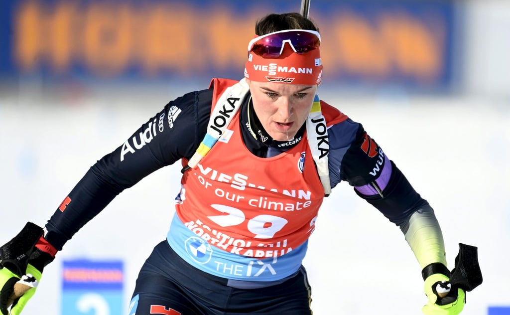 Beim Biathlon-Weltcup steht der Sprint der Damen auf dem Programm. Auch Denise Herrmann aus Deutschland startet.