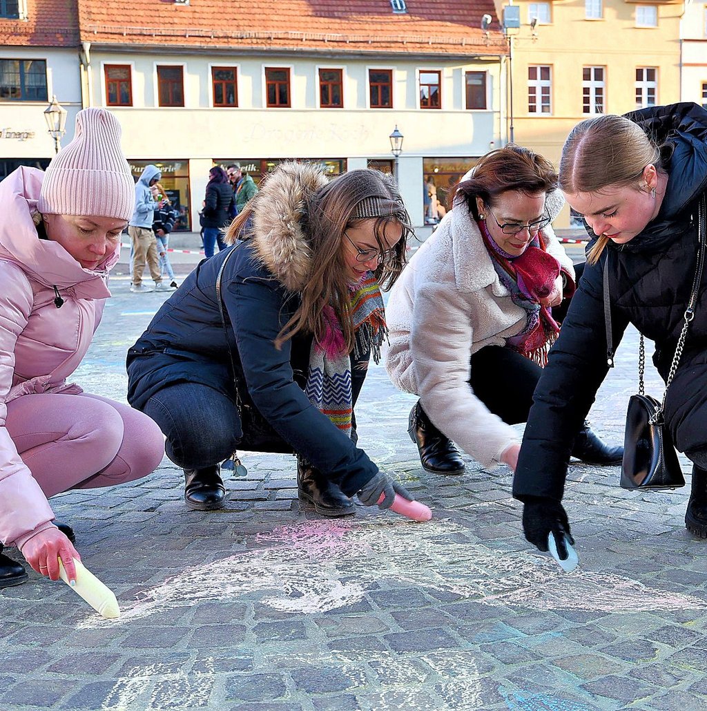 Ukrainische Studentinnen beteiligen sich an der Malaktion