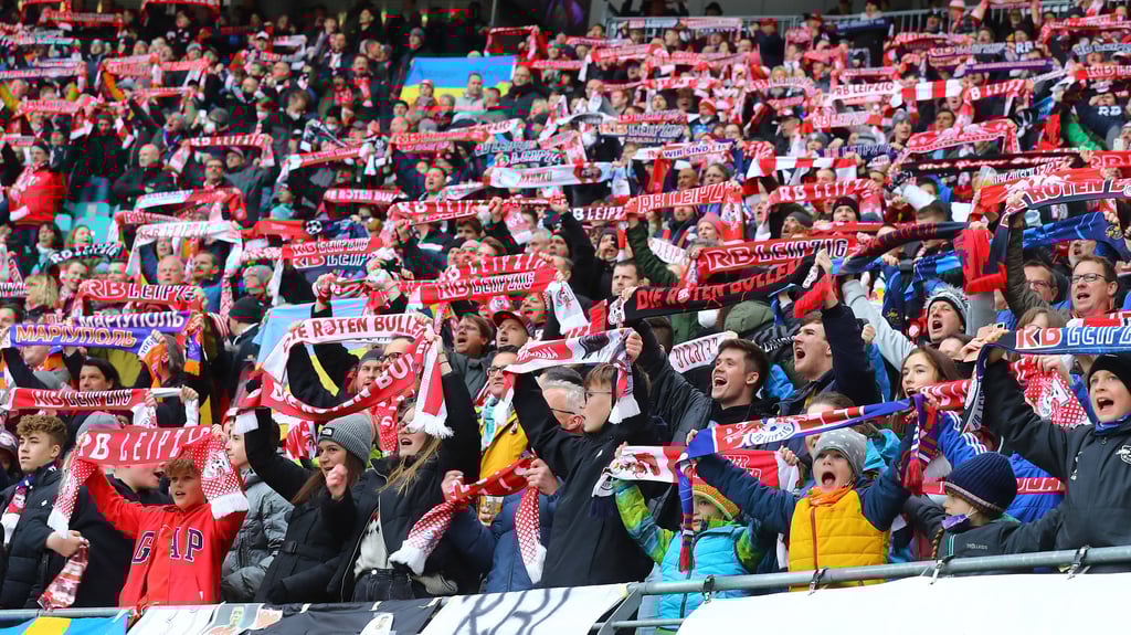 Prall gefüllte Ränge bei RB Leipzig.