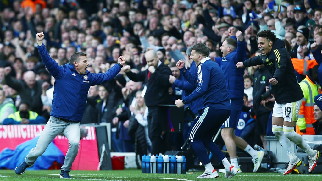Unbelievable: Marsch und seine Spielerbank rasten nach dem späten 2:1-Treffer aus