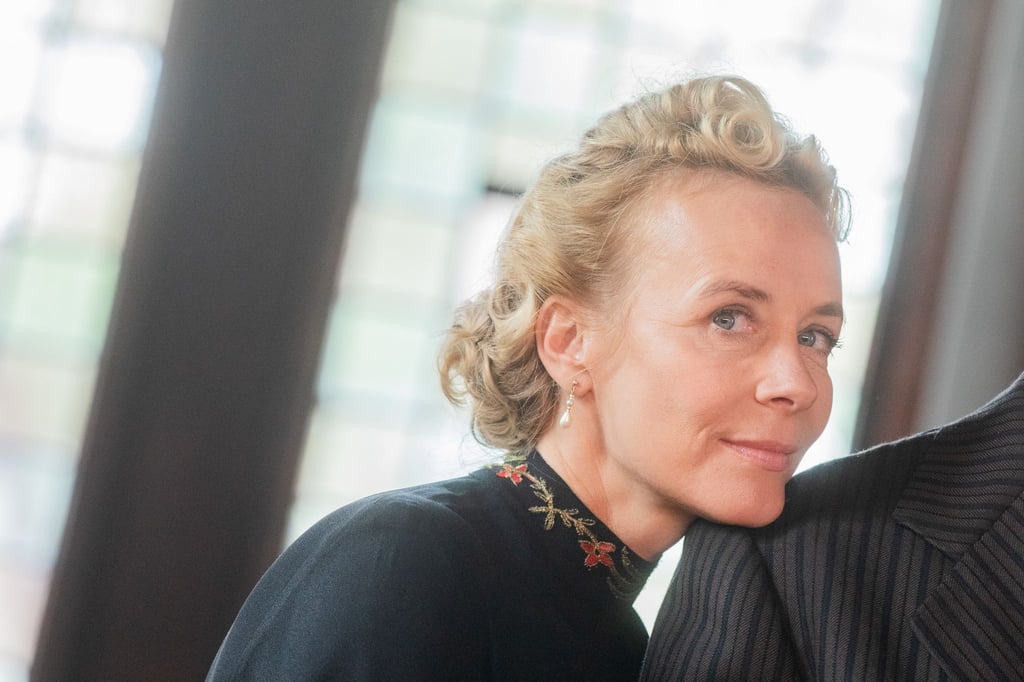 Katja Riemann spielt in „Unsere wunderbaren Jahre“ die Fabrikantenerbin Christel Wolf.