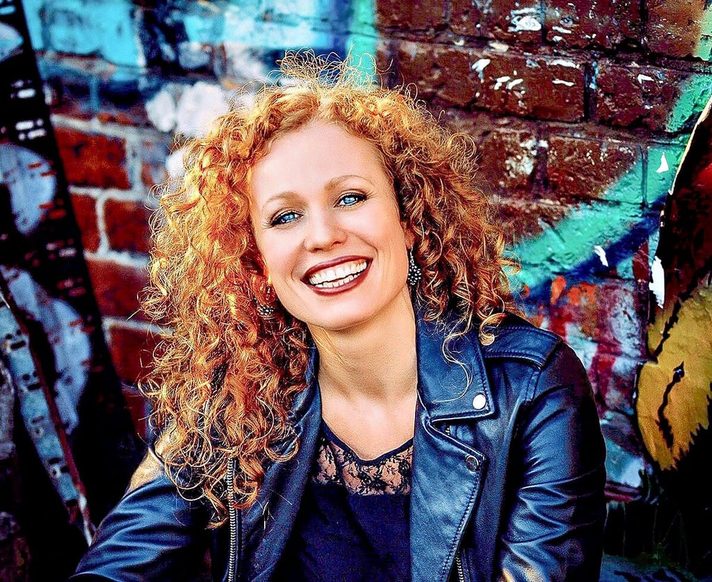 Zurück in der Stadt ihrer Kindheit: Caroline Bungeroth stellt am Samstag, 2. April, im Bernburger Theater ihr neues Programm vor.