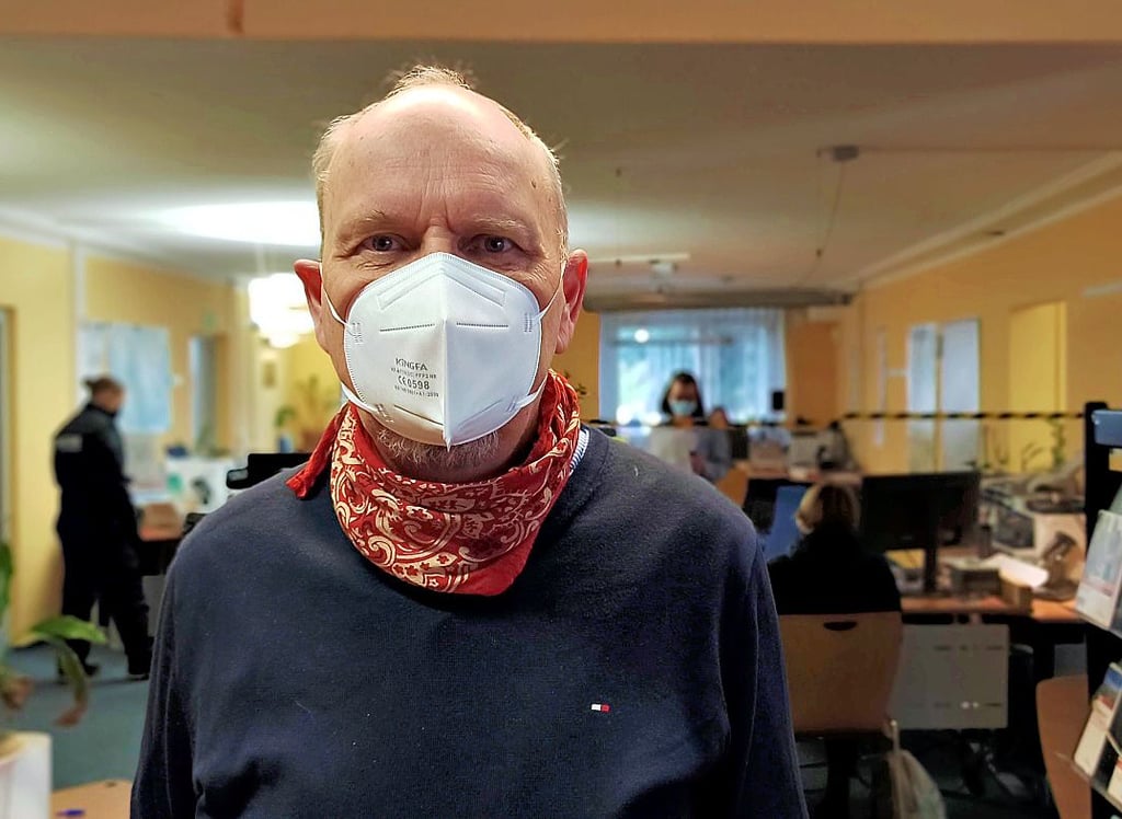 Frank Ehlenberger im Büro Ukraine. Im Bürgerbüro West sollen Geflüchtete aus der Ukraine registriert werden.
