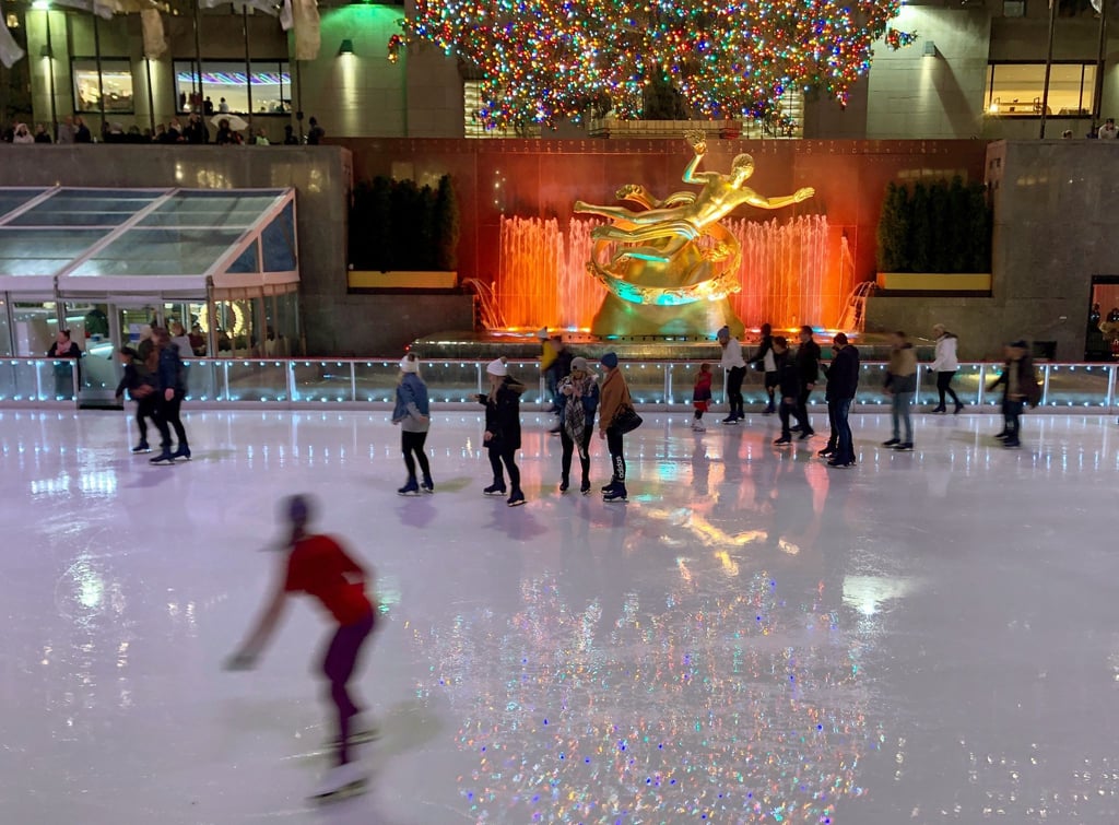 Die Schlittschuhbahn am Rockefeller Center in New York ist weltberühmt.