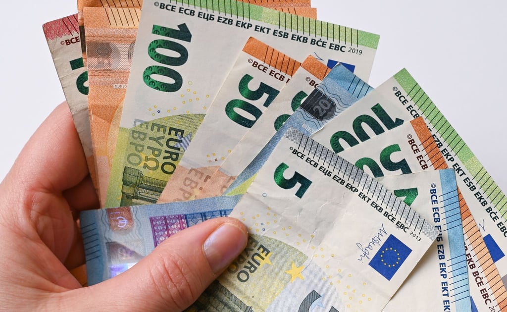 Muss ein Kind die Ausbildung krankheitsbedingt unterbrechen oder beenden, so besteht nur dann weiter Anspruch auf Kindergeld, wenn das Kind grundsätzlich noch ausbildungsplatzsuchend ist.
