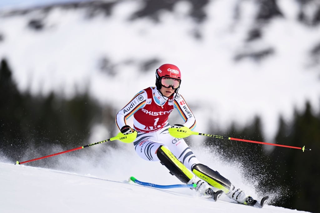 Ski-Ass Lena Dürr kam beim Weltcup im schwedischen Are trotz zwischenzeitlicher Führung nur auf Rang fünf.
