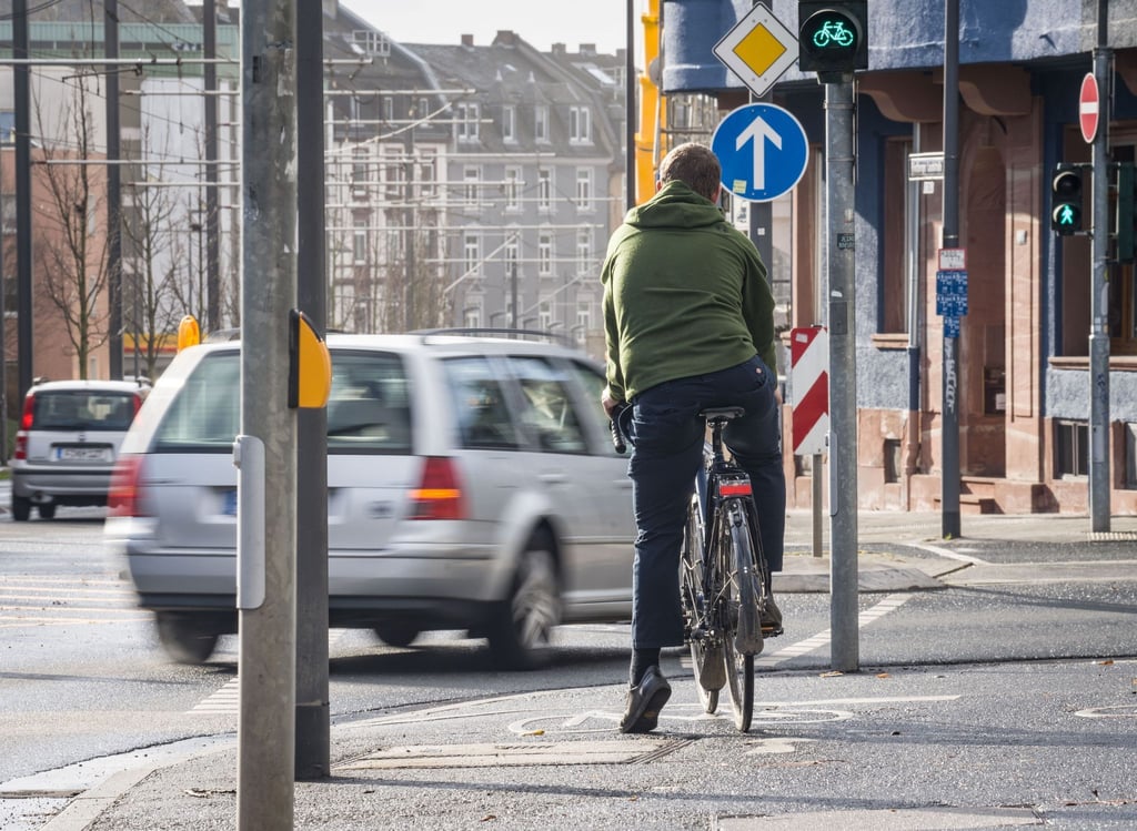 Die Stimmung auf Deutschlands Straßen ist gereizt. Besonders wenig Verständnis herrscht zwischen Rad- und Autofahrern.