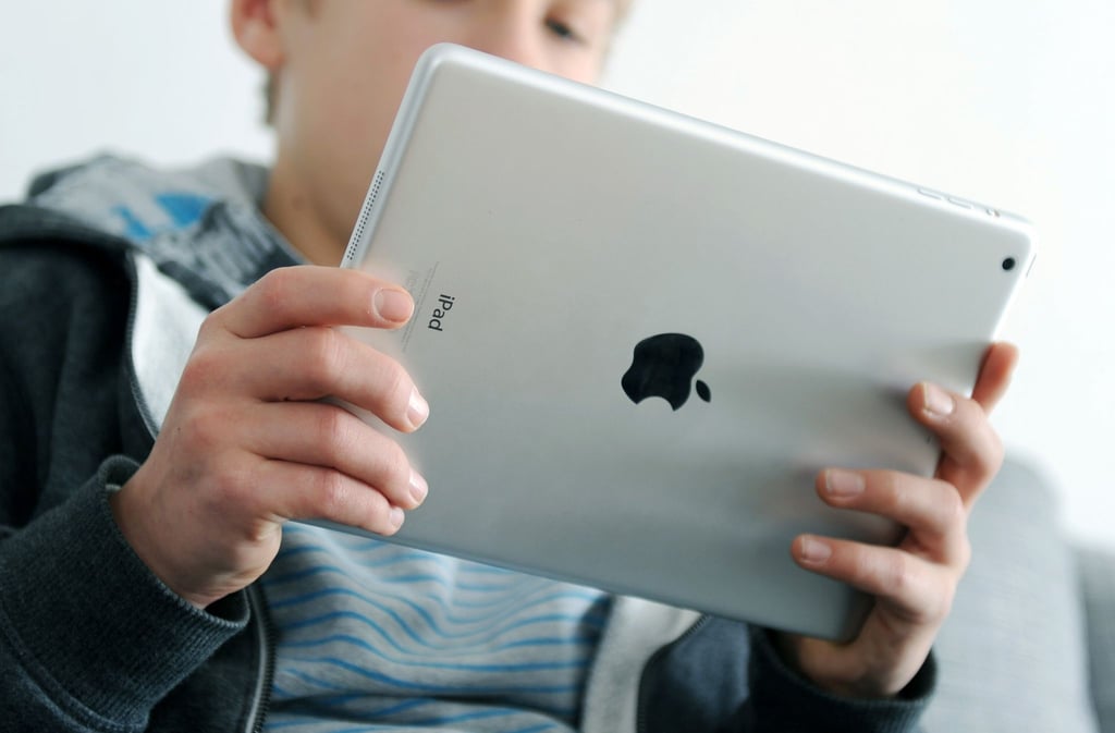 Kurz geklickt und schon angemeldet: Entstehen auf Internetplattformen Kosten, können Eltern Forderungen unter Umständen ablehnen.