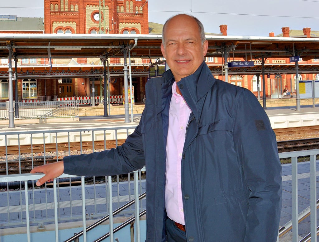 Der Stendaler Hauptbahnhof hat für Thomas Weise eine wichtige Botschaft: Die Hansestadt hat eine hervorragende Lage, ist sehr gut an Verkehrsnetze angeschlossen.