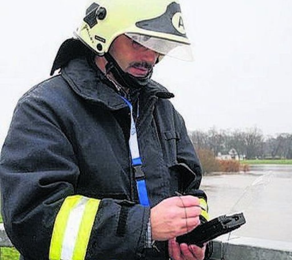 Bislang gebe es nur einzelne coronabedingte Ausfällte in der Jessener Feuerwehr. Und die konnten kompensiert werden, erklärt Jessens Stadtwehrleiter Hans-Peter Schaefer.