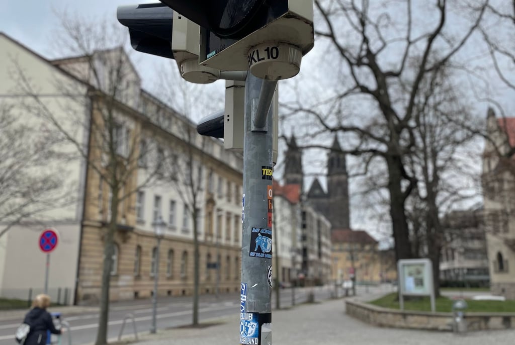 Wie Magdeburg gegen illegale Aufkleber vorgehen will