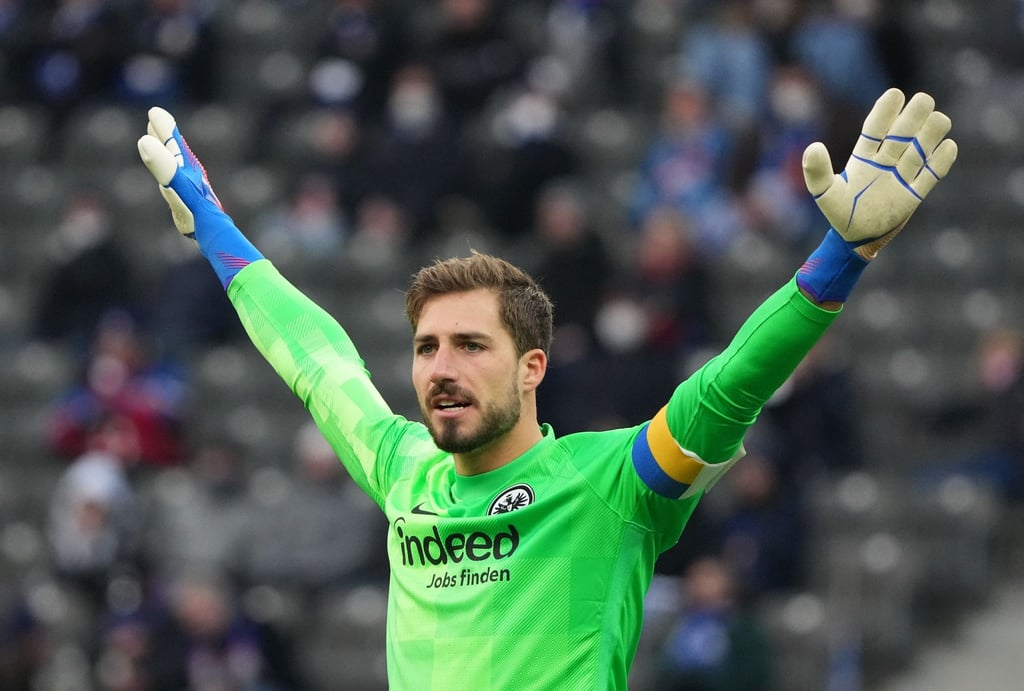 Torhüter Kevin Trapp ist vertraglich noch bis zum Sommer 2024 an Eintracht Frankfurt gebunden.