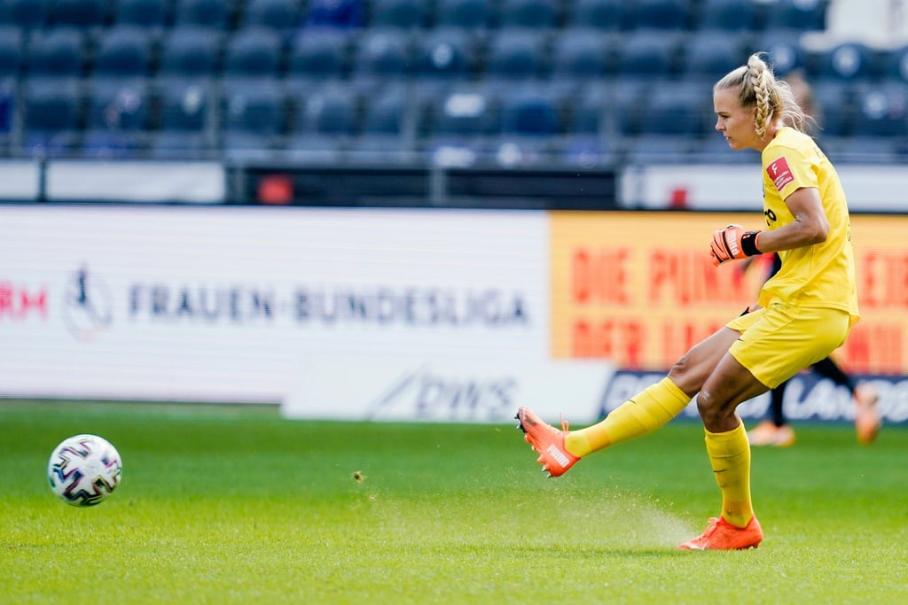 Torhüterin Merle Frohms wechselt zur neuen Saison von Eintracht Frankfurt zum VfL Wolfsburg.