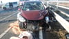 Auf der L66 ist an der Auffahrt zur A36 eine Autofahrerin mit ihrem Mazda mit einem anderen Fahrer im VW zusammengestoßen. Es kam zu einer langen Straßensperrung. Foto: